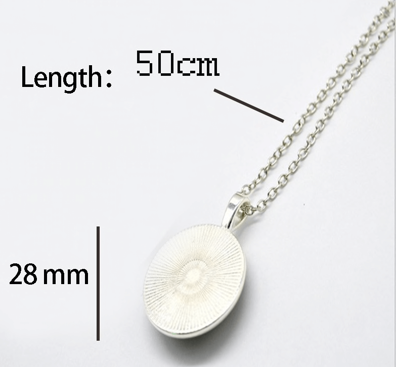 Necklace with round pendant